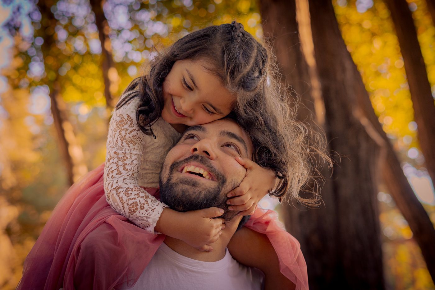 Padre e hija en sesión familiar